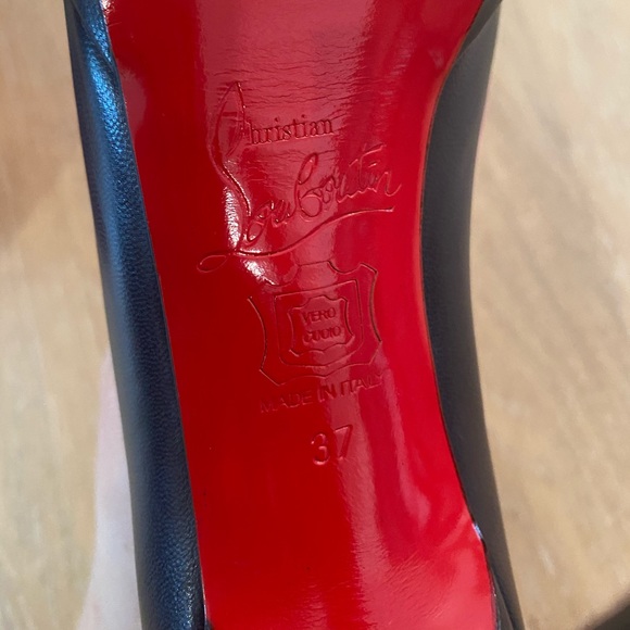 Gorgeous AUTHENTIC Christian Louboutin Pumps - Picture 7 of 7